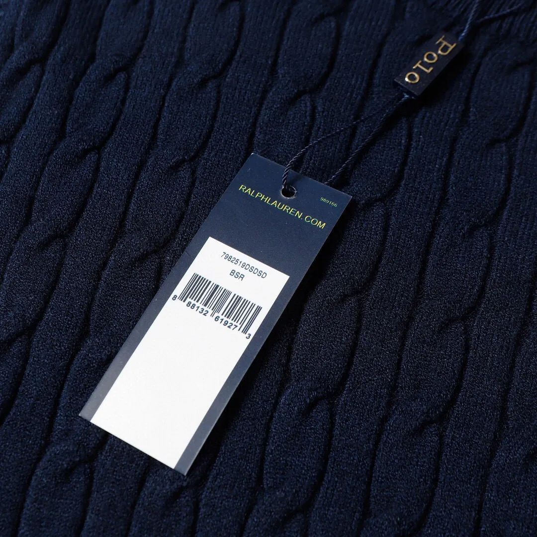 P186 Style No.: 601 -Ralph Lauren RL classic war horse logo embroidered pullover long-sleeved sweater on the chest -The item is made of custom-dyed and custom-spun yarn, purchased from the original version. A full set of customized accessories. Details determine success or failure. Heavy new autumn and winter product. High weight. Soft and delicate. The upper body effect is very nice. Loose fit. Women's model. -Color: white, gray, navy blue, red, khaki, blue, pink. -Sizes: S / M/ Ｌ S size 80-100 jins, M size 100-120 jins, Large size 120-135 jins